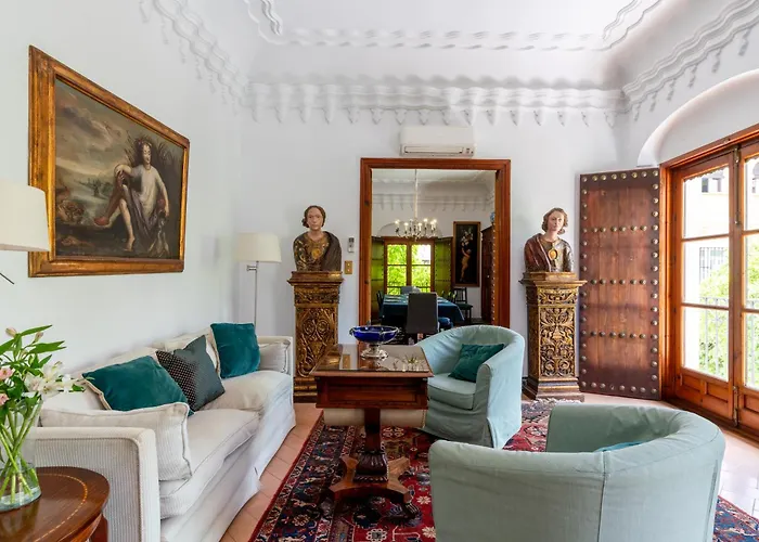 Sevillebnb Group- Villa Elvira, Exclusive Pool And Gardens In The Heart Of Sevilla
